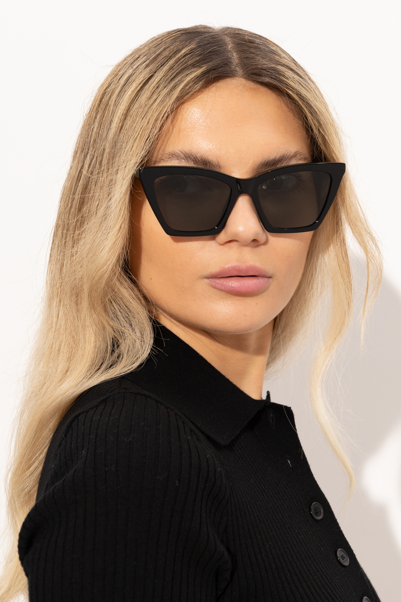 サングラス ALEXANDER MCQUEEN Woman Sunglasses Black 821679I3330 1056 Alexander McQueen Sunglasses | Women's Accessories | Vitkac